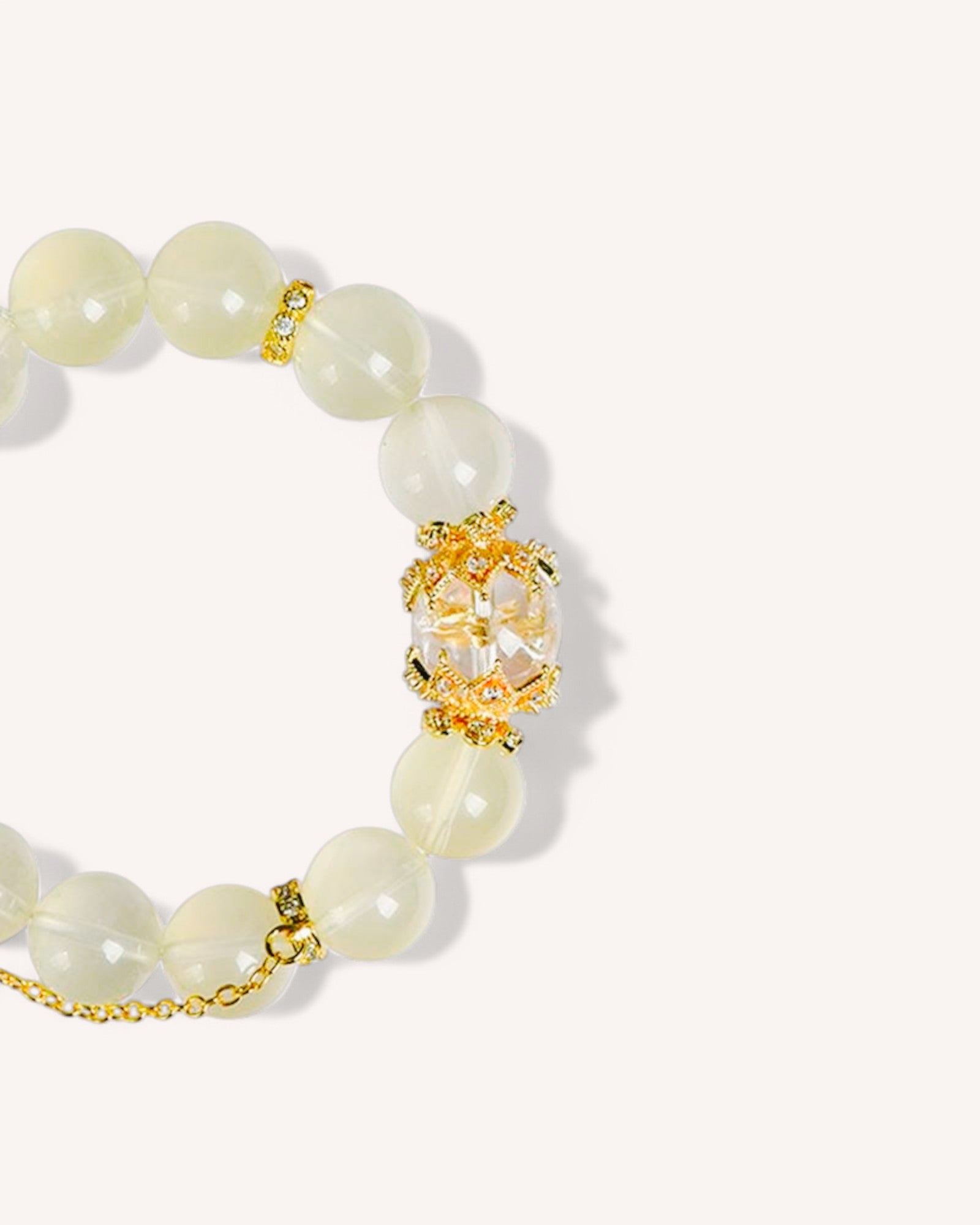 Close-up of Citrine Wealth & Manifestation Bracelet – Showcasing Citrine’s radiant energy, known for financial success and positive energy. A perfect bracelet for entrepreneurs and individuals seeking abundance and clarity.