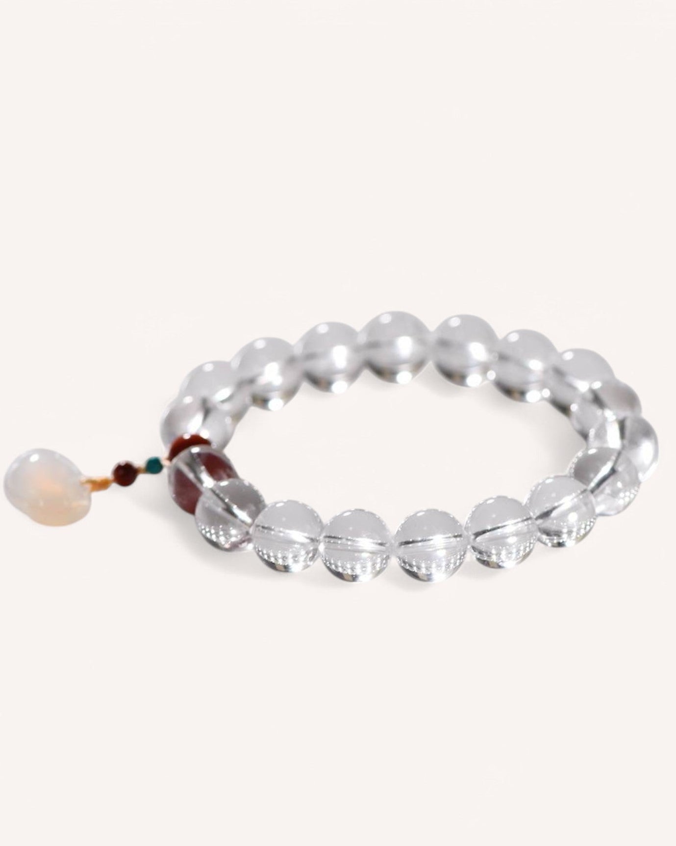 White Quartz, Red Agate & Turquoise Bracelet – Enhances confidence, intuition, and shields against negativity while promoting clarity and focus.